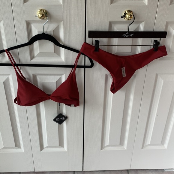 Zaful High Waisted Triangle  2 Pc. Burgandy Bikini size 8 NEW - Picture 11 of 13